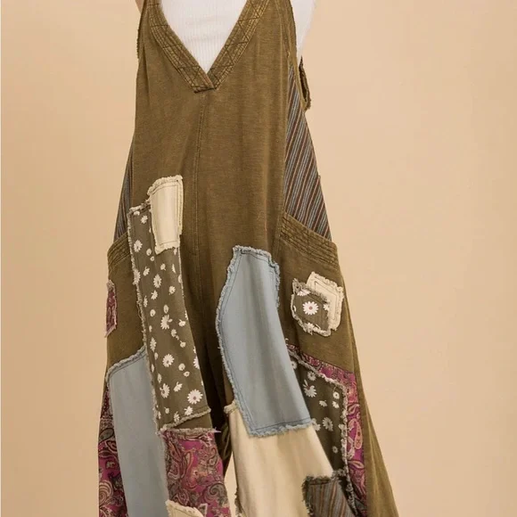 NWT Blue Velvet Patched Deep V-Neck Wide
Leg Jumpsuit Sz L/XL - Picture 8 of 8